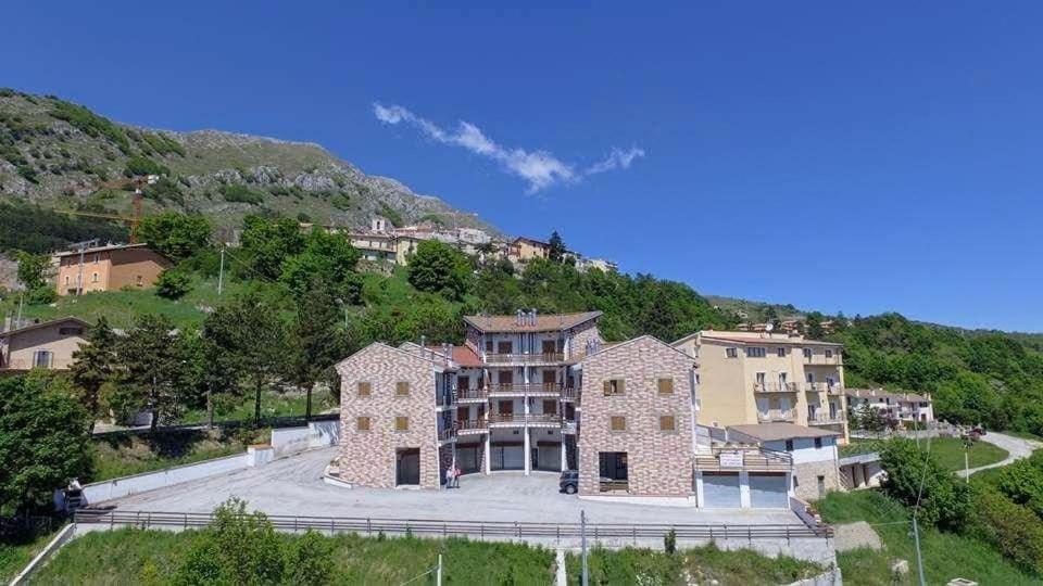 Attico E Super Attico Panoramico Rocca di Cambio Exterior foto